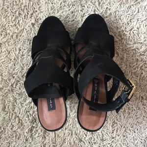 Steven by Steve Madden black pumps